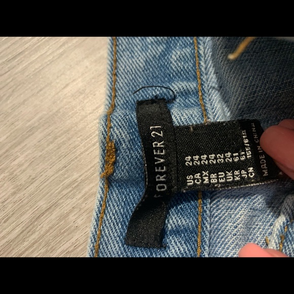 Woman’s Clothes - Picture 6 of 8